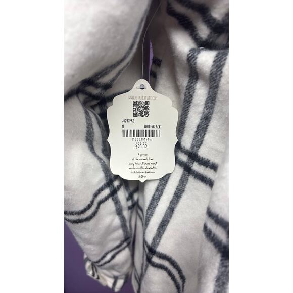 Altar'd state black & white shacket nwt - Picture 3 of 4